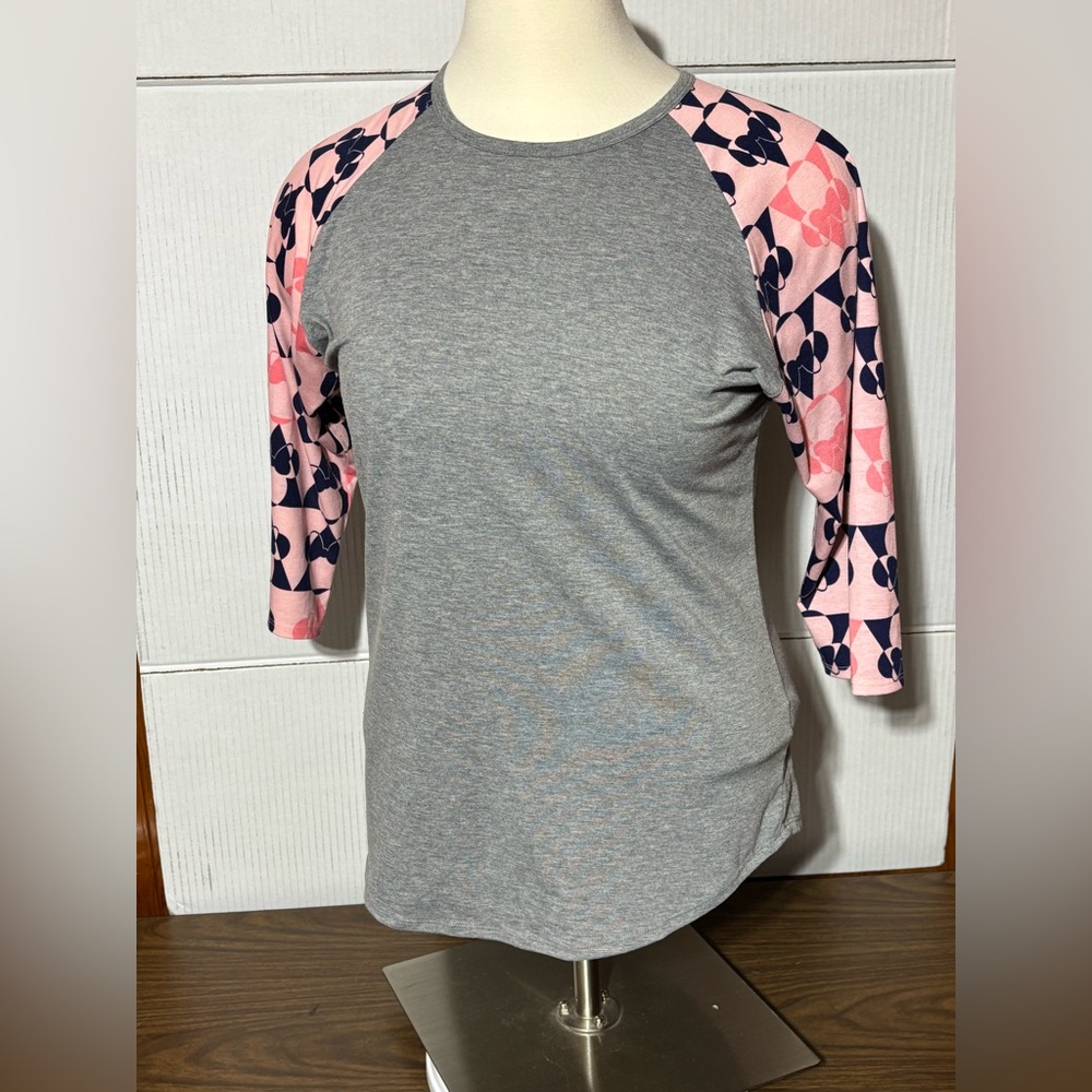 LuLaRoe 2XL women’s Disney shirt 33” length 21” p2p